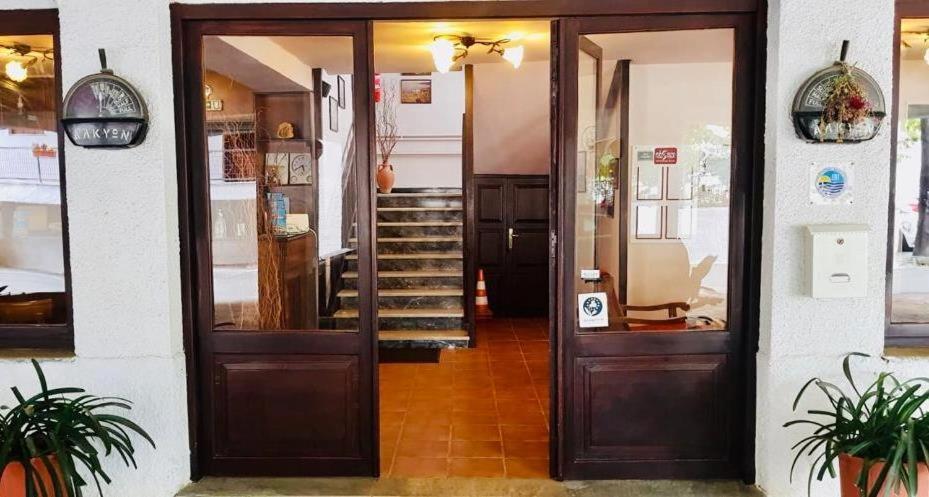Hotel Alkyon Кала Нера Екстериор снимка